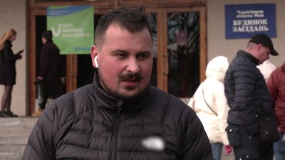 "Визначіть межі Ялівщини" – чернігівці мітингували під облрадою. Що каже влада "Визначіть межі Ялівщини" – чернігівці мітингували під облрадою. Що каже влада