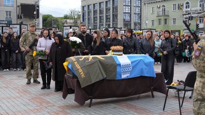 Із добровольцем, ветераном АТО Володимиром Мартинюком попрощались у Рівному
