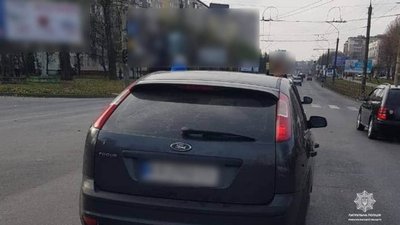 Тернопільські патрульні затримали чоловіка, який без водійського посвідчення їздив по Україні