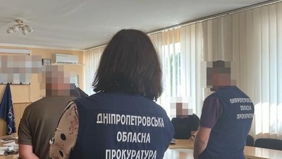 На хабарі у 100 тисяч гривень затримано начальника Дніпровської виправної колонії