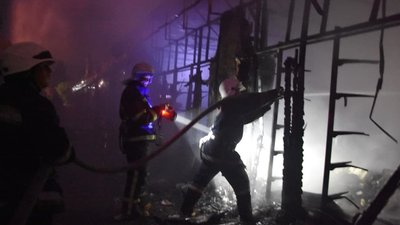 В Одесі спалахнула пожежа в магазині одягу: вогонь охопив 400 кв.м. В Одесі спалахнула пожежа в магазині одягу: вогонь охопив 400 кв.м.