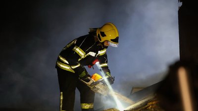 Пошкоджені два приватні будинки через нічні повітряні атаки 15 жовтня у Рівному Пошкоджені два приватні будинки через нічні повітряні атаки 15 жовтня у Рівному