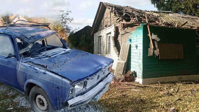 Пошкоджені будинки та старостат: росіяни скидами з дрона атакували два села Чернігівщини
