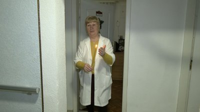 Світлана Жур ходила з вогнем миру по кімнатах лежачих Світлана Жур ходила з вогнем миру по кімнатах лежачих