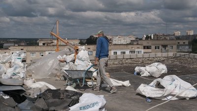 "Розвалені димоходи, парапет розсипався": у Вінниці відновили ремонти дахів за гроші з місцевого бюджету