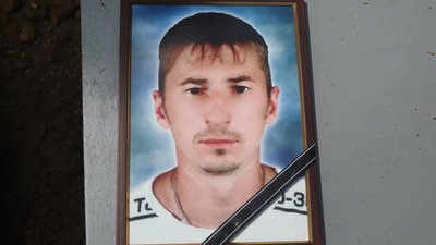 В Охтирці попрощалися з захисниками Олександром Шевановим та Русланом Затулієм В Охтирці попрощалися з захисниками Олександром Шевановим та Русланом Затулієм