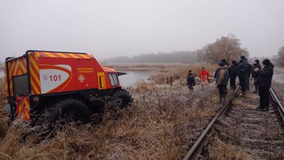 На Житомирщині водолази, поліція та родичі розшукують зникле подружжя На Житомирщині водолази, поліція та родичі розшукують зникле подружжя