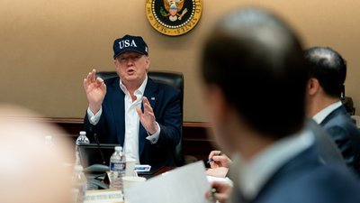 Трамп здав тест на коронавірус та розширив заборону на в'їзд