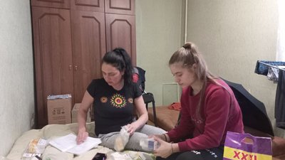 Із Полтави на Сумщину: як волонтери-переселенці доставляють допомогу жителям Охтирки Із Полтави на Сумщину: як волонтери-переселенці доставляють допомогу жителям Охтирки