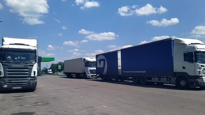 На Львівщині обмежать рух великовагових вантажівок у спеку