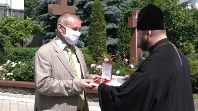 ПЦУ подякувала рівненським медикам за боротьбу з COVID. Хто і що отримав ПЦУ подякувала рівненським медикам за боротьбу з COVID. Хто і що отримав