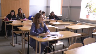 Учениця з Франківська Діана Зазубик стала призеркою вісьмох обласних олімпіад Учениця з Франківська Діана Зазубик стала призеркою вісьмох обласних олімпіад