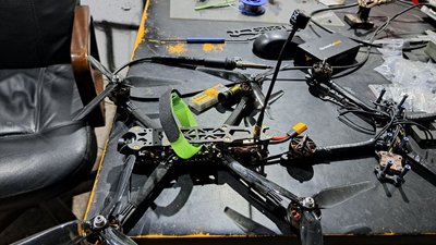 Житомирянин Олександр власноруч виготовляє FPV дрони