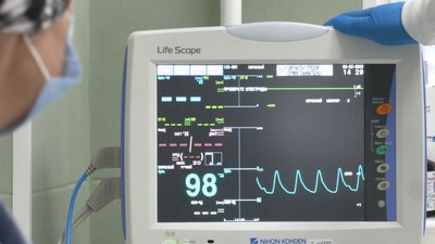 З черкаської лікарні виписали медсестру, яку рятували медики з трьох областей З черкаської лікарні виписали медсестру, яку рятували медики з трьох областей