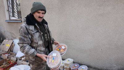 Тернопільські волонтери передадуть військовим три тонни допомоги