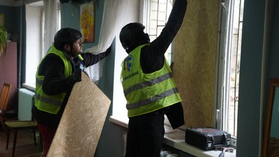Херсон обстріли наслідки фанера Херсон обстріли наслідки фанера