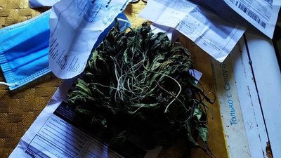 До 5 тис. дол. за не притягнення до відповідальності: в Одесі трьох людей звинувачують у шахрайстві До 5 тис. дол. за не притягнення до відповідальності: в Одесі трьох людей звинувачують у шахрайстві