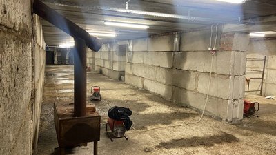 В Опішні на Полтавщині завершують облаштування укриття, яке звели з нуля В Опішні на Полтавщині завершують облаштування укриття, яке звели з нуля