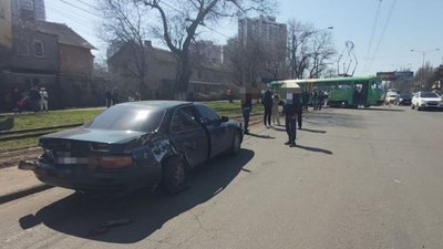 В Одесі трамвай зійшов з рейок: одна людина травмована