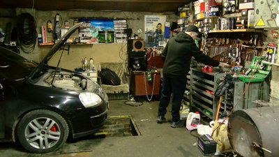 Волинянин модернізує дрони та лагодить авто для ЗСУ