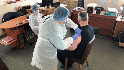У Житомирі впродовж трьох днів першу дозу вакцини Pfizer отримають понад три сотні рятувальників