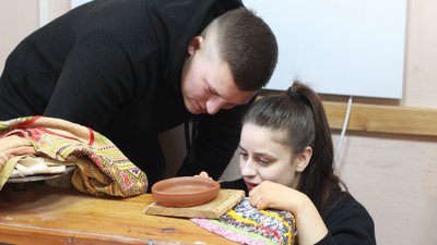 У Каневі на Черкащині провели майстерклас із гончарства У Каневі на Черкащині провели майстерклас із гончарства