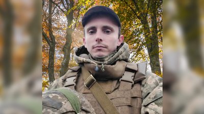На Чернігівщині попрощалися з сімома військовими ЗСУ, які загинули в наслідок бойових дій На Чернігівщині попрощалися з сімома військовими ЗСУ, які загинули в наслідок бойових дій