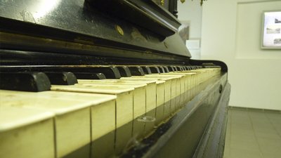 З Вінниччини у Київ на реставрацію відправили піаніно та килим Леонтовича З Вінниччини у Київ на реставрацію відправили піаніно та килим Леонтовича