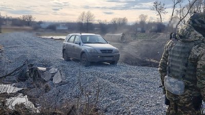 Міст підірвали окупанти: бійці 103-ї бригади ТрО ініціювали відновлення переправи через річку Міст підірвали окупанти: бійці 103-ї бригади ТрО ініціювали відновлення переправи через річку