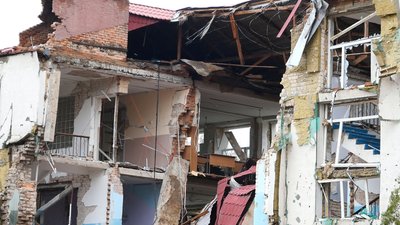 "Ми віримо, що ми не забуті": як готуються до Великодня у прифронтовому Оріхові "Ми віримо, що ми не забуті": як готуються до Великодня у прифронтовому Оріхові
