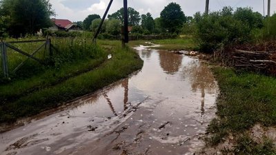 Підтопило і замулило дороги Підтопило і замулило дороги
