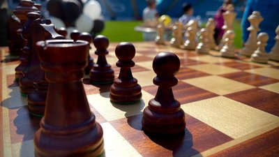 В Одесі 100 дітей різного віку одночасно зіграли в шахи В Одесі 100 дітей різного віку одночасно зіграли в шахи
