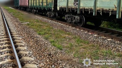 На Полтавщині вантажний потяг смертельно травмував 32-річного чоловіка