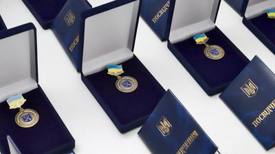 Десятьох військових з Дніпра посмертно нагородили медалями "Захисник Вітчизни"