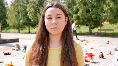У містечку на Тернопільщині на площі виклали іграшки