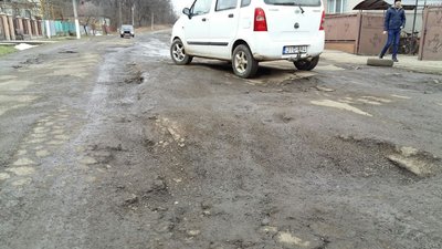 Не відновлювали трасу понад 30 років. Чому жителі села на Закарпатті вийшли на мирну акцію