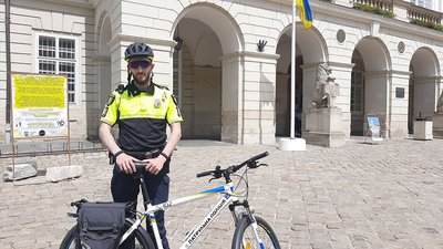Львівські велопатрульні розповіли про чергування та особливості роботи Львівські велопатрульні розповіли про чергування та особливості роботи