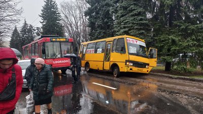 Збиті російські дрони, погода та зміна руху громадського транспорту. Головні новини Дніпра та області за 29 листопада