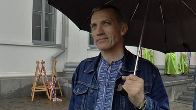 Знала 300 видів технік вишивання: у Полтаві відкрили меморіальну дошку Вірі Роїк Знала 300 видів технік вишивання: у Полтаві відкрили меморіальну дошку Вірі Роїк