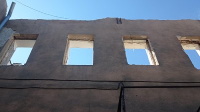 У центрі Харкова без дозволів розбирають будівлю ХІХ століття. Міськрада розпочала перевірку