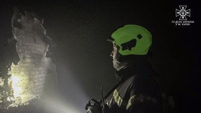 У Києві загорілася школа