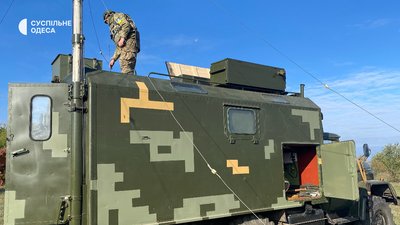 Батько, син та зять в одному підрозділі: як служить родина військових-зв'язківців з Одещини Батько, син та зять в одному підрозділі: як служить родина військових-зв'язківців з Одещини