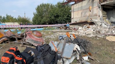 На Харківщині знайшли тіла трьох загиблих внаслідок удару РФ по насосній станції На Харківщині знайшли тіла трьох загиблих внаслідок удару РФ по насосній станції