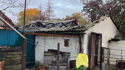 У Нікопольському та Синельниківському районах Дніпропетровщини поліція документує наслідки російських обстрілів
