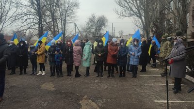 У Бахмуті вшанували пам'ять загиблих від обстрілу міста у лютому 2015 року У Бахмуті вшанували пам'ять загиблих від обстрілу міста у лютому 2015 року
