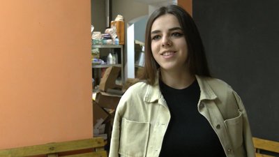 Їжа, одяг та ліки: як у Франківську студенти-волонтери допомагають переселенцям Їжа, одяг та ліки: як у Франківську студенти-волонтери допомагають переселенцям
