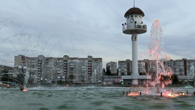 Без музики, але зі світловими ефектами: в Умані запрацювали фонтани