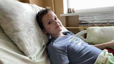 Втікали від війни, але спіткала хвороба. У Львові лікують 11-річного хлопця з Сєвєродонецька