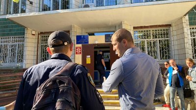 “Маю право”. У Сумах суд оштрафував чоловіка, бо він відмовлявся вдягати маску в суді “Маю право”. У Сумах суд оштрафував чоловіка, бо він відмовлявся вдягати маску в суді