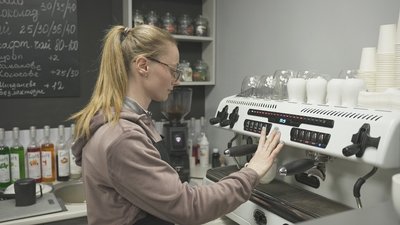 Переселенці з Мелітополя відкрили сімейну кав'ярню на Вінниччині